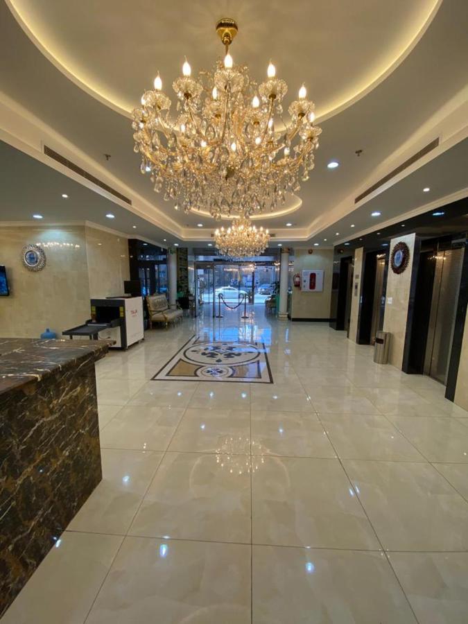 اليسر رويال