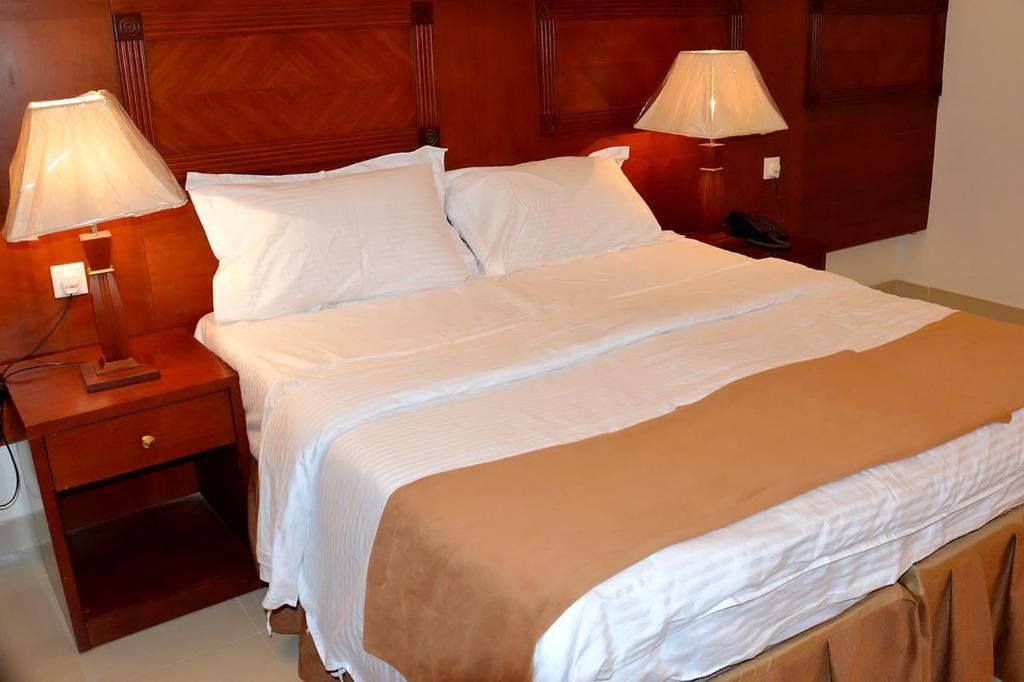 اليسر رويال 4*