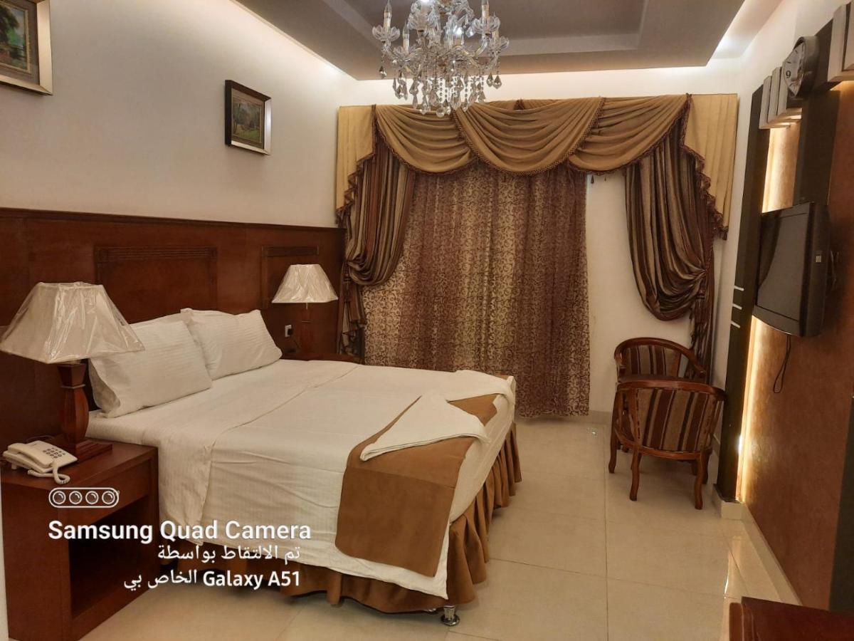 اليسر رويال فندق